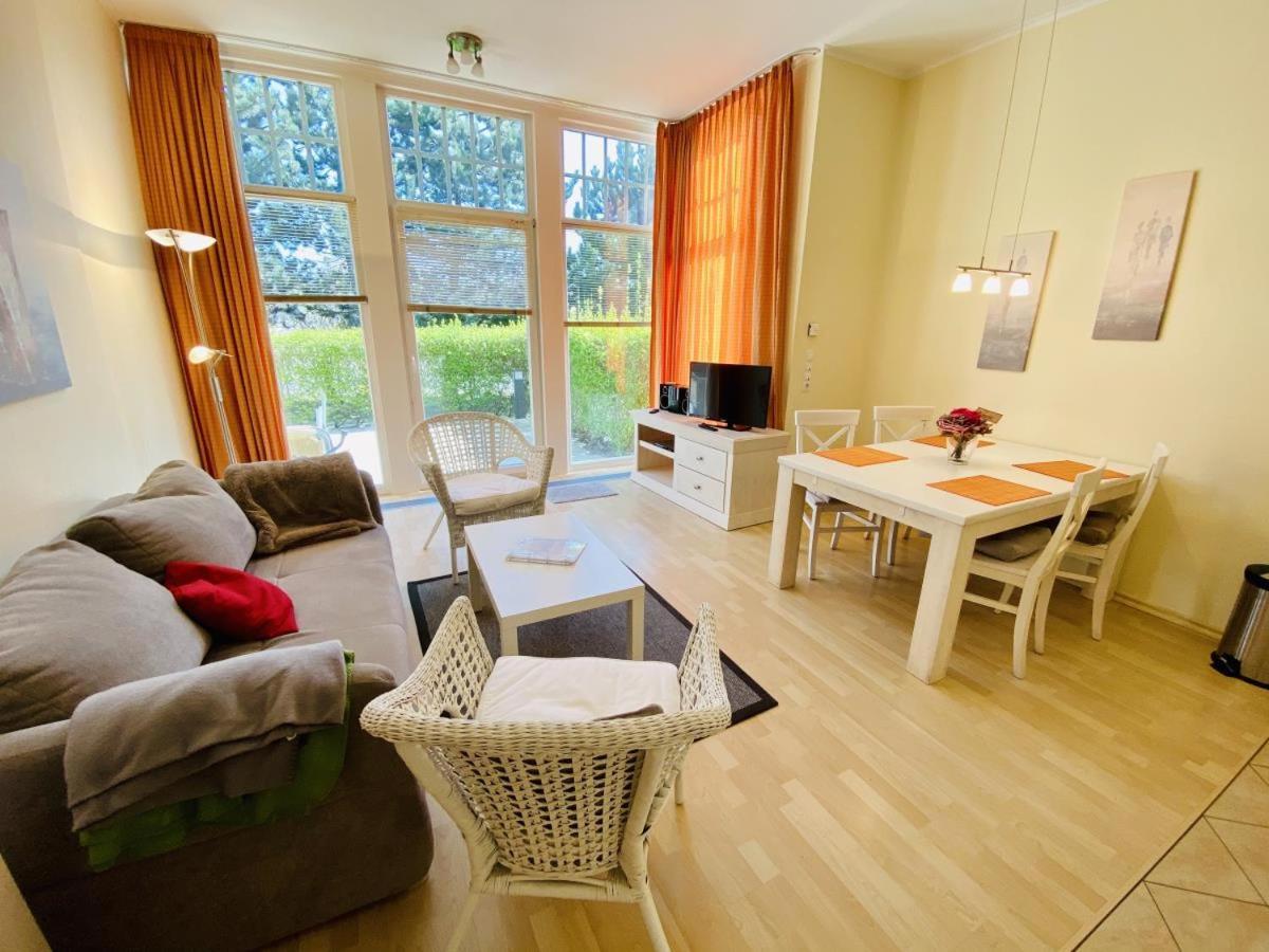 Lotsenhaus/seeluft * Rostock